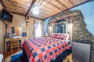 Miners Cove European-style room #114 Photo 1