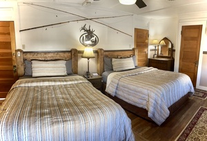Colorado Room Two Queen Bed #109 Photo 3